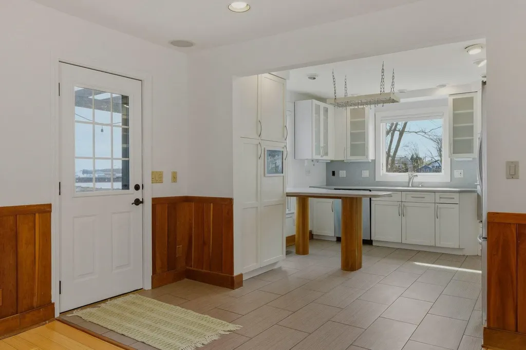 17 Commercial Street Kittery ME 03904