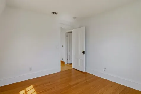 17 Commercial Street Kittery ME 03904
