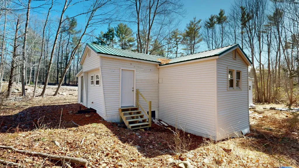 369 Pond Road West Gardiner ME 04345