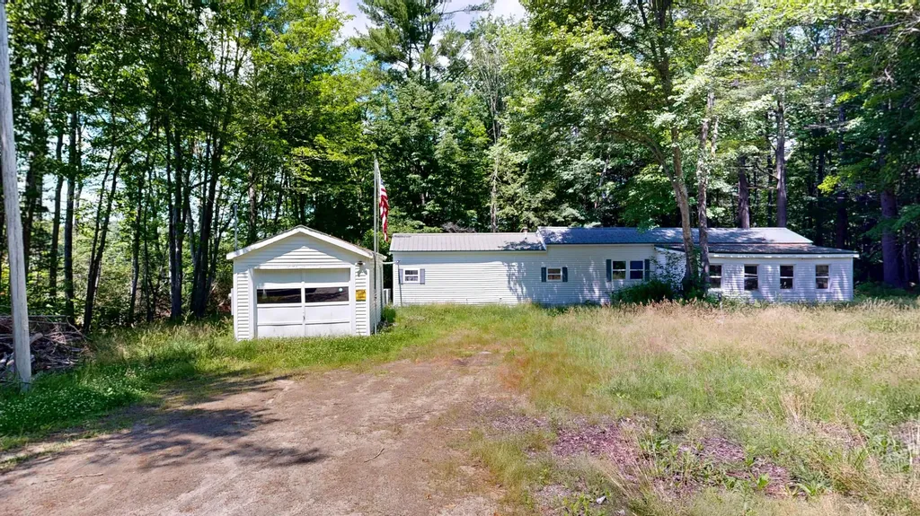 369 Pond Road West Gardiner ME 04345