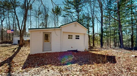 369 Pond Road West Gardiner ME 04345