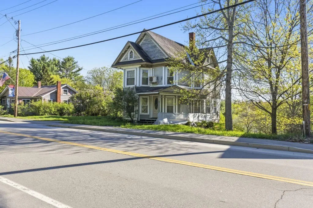 79 Pittsfield Avenue Hartland ME 04943