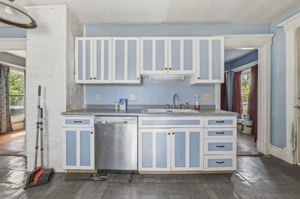 79 Pittsfield Avenue Hartland ME 04943