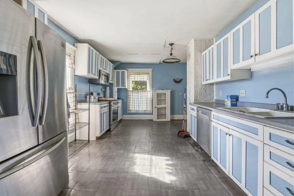 79 Pittsfield Avenue Hartland ME 04943