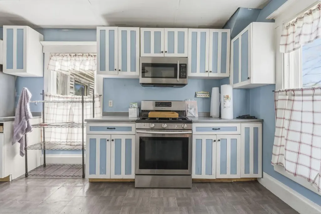 79 Pittsfield Avenue Hartland ME 04943
