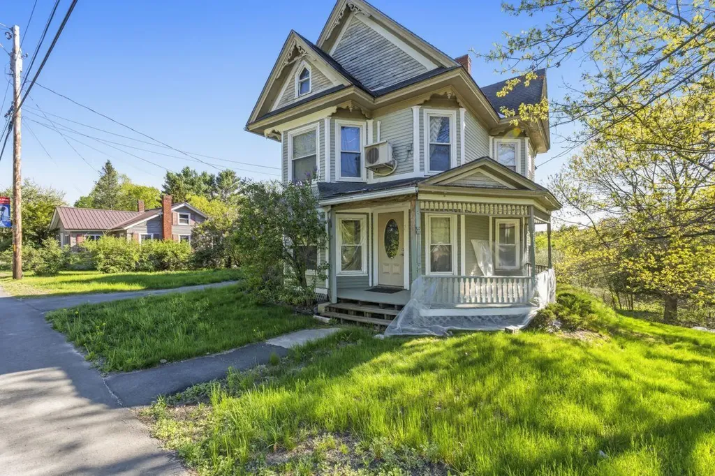 79 Pittsfield Avenue Hartland ME 04943