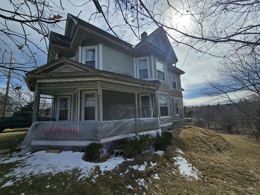 79 Pittsfield Avenue Hartland ME 04943