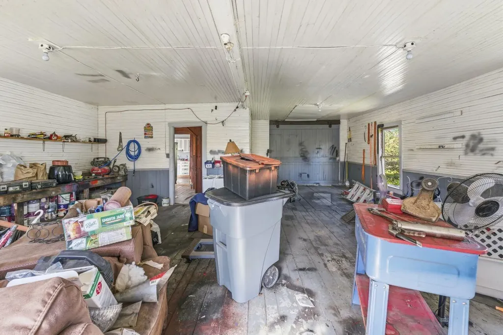 79 Pittsfield Avenue Hartland ME 04943