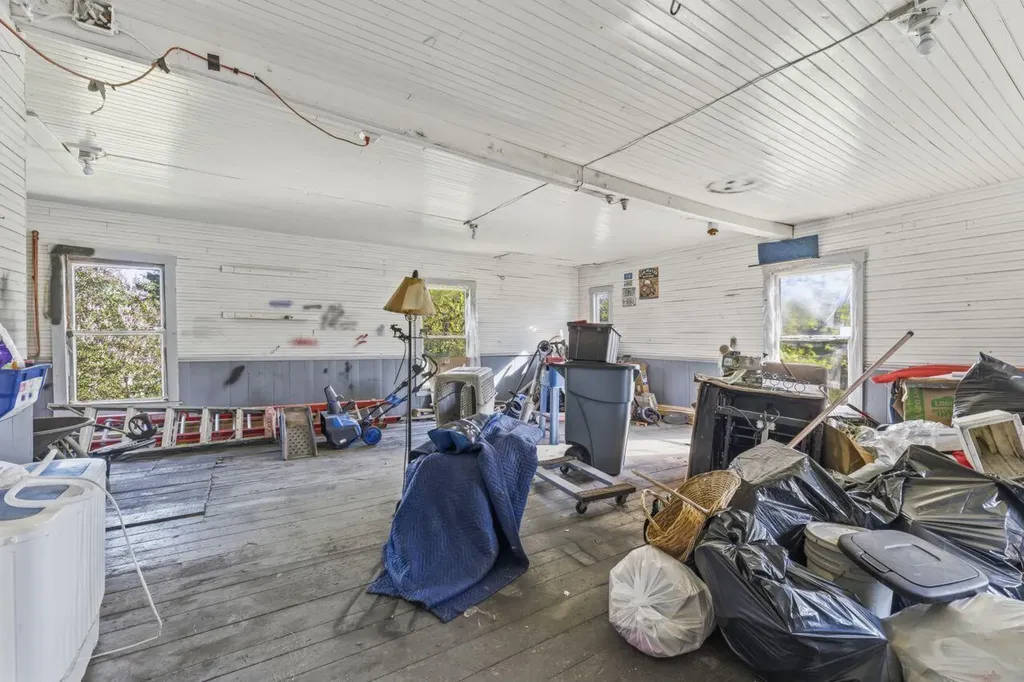 79 Pittsfield Avenue Hartland ME 04943