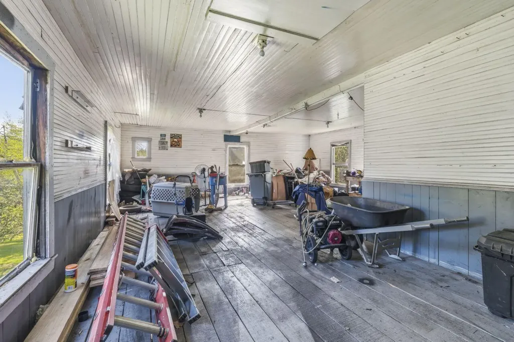 79 Pittsfield Avenue Hartland ME 04943