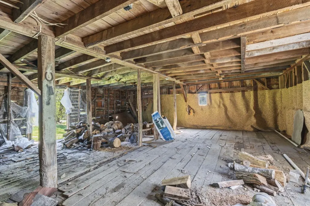 79 Pittsfield Avenue Hartland ME 04943
