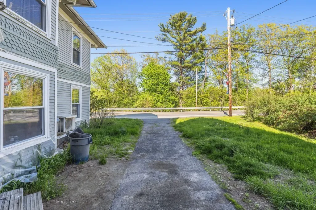 79 Pittsfield Avenue Hartland ME 04943