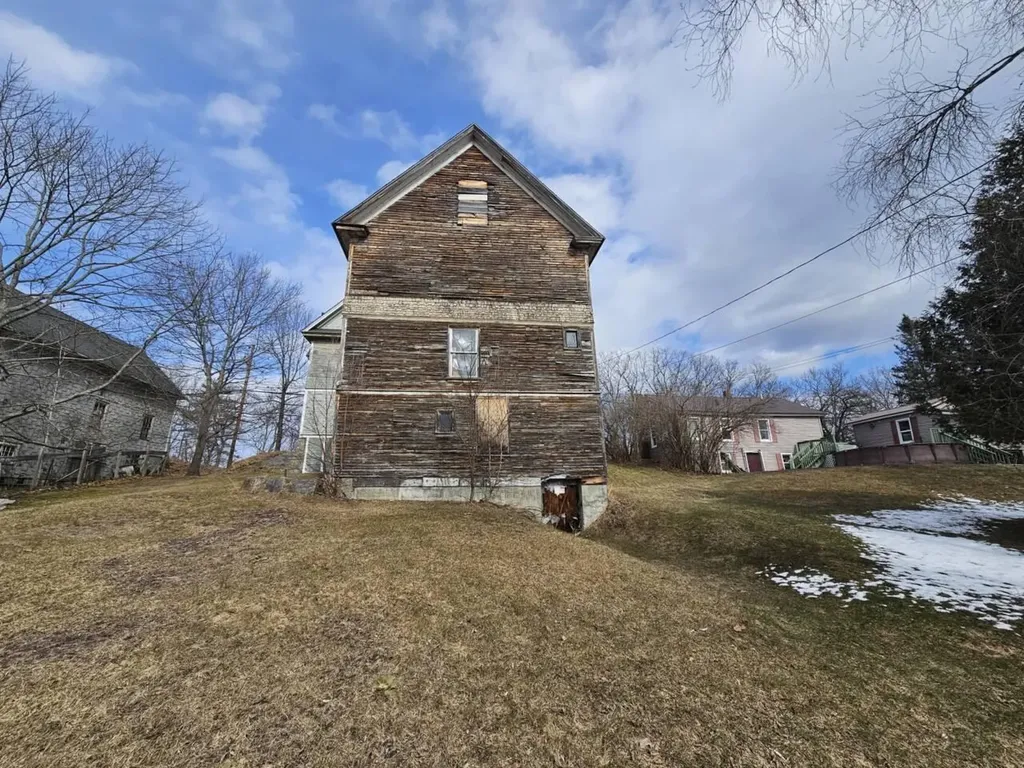 79 Pittsfield Avenue Hartland ME 04943