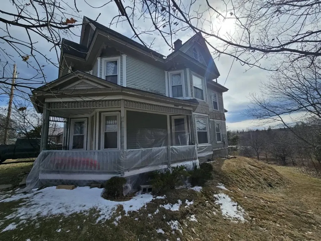 79 Pittsfield Avenue Hartland ME 04943