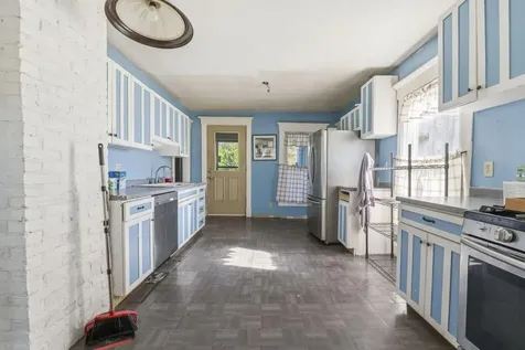 79 Pittsfield Avenue Hartland ME 04943
