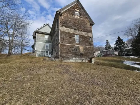 79 Pittsfield Avenue Hartland ME 04943