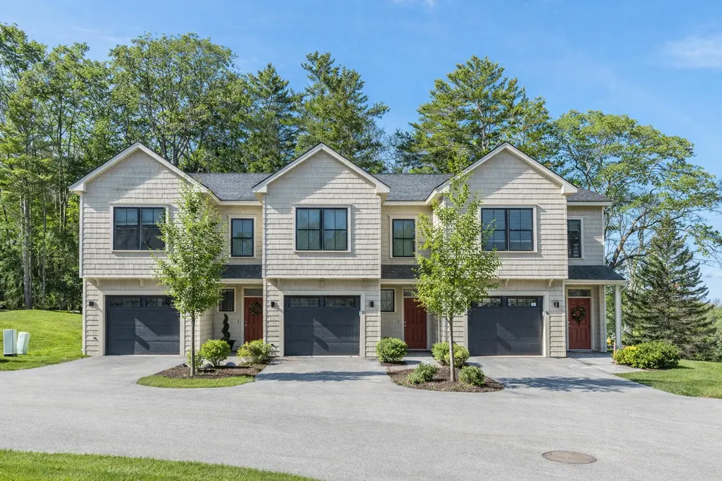 25 Preservation Lane South Portland ME 04106