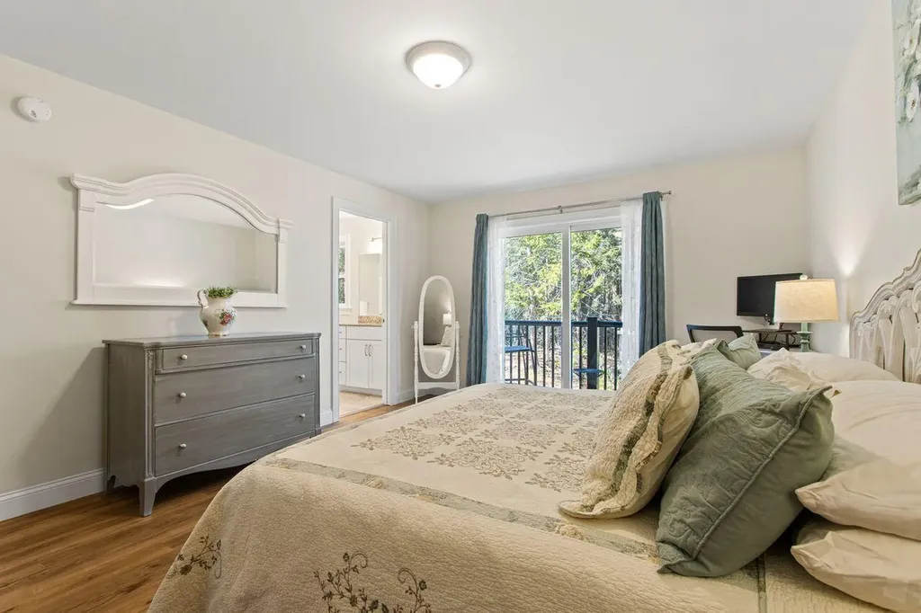 25 Preservation Lane South Portland ME 04106