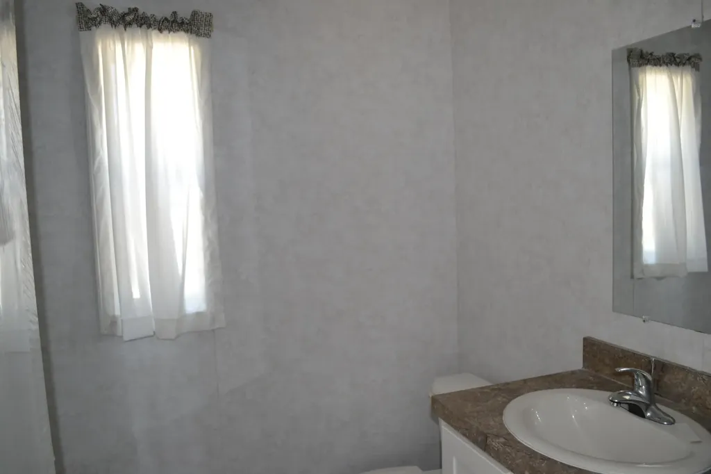 18 Maple Street Lebanon ME 04027