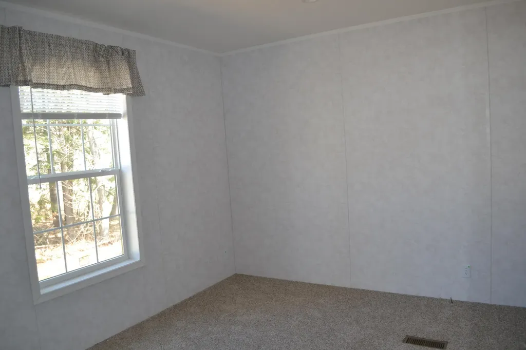 18 Maple Street Lebanon ME 04027