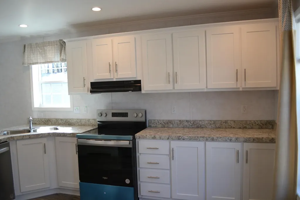 18 Maple Street Lebanon ME 04027