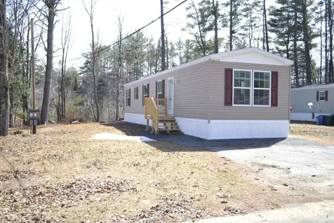 18 Maple Street Lebanon ME 04027