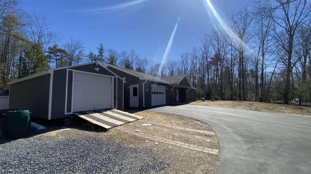 26 Bushey Shore Palermo ME 04354