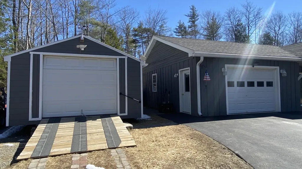 26 Bushey Shore Palermo ME 04354