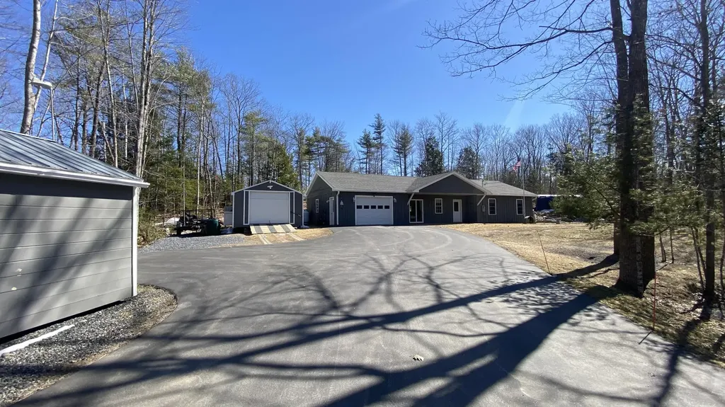 26 Bushey Shore Palermo ME 04354