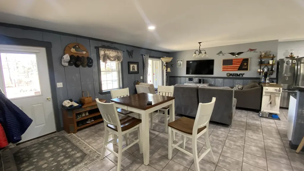 26 Bushey Shore Palermo ME 04354