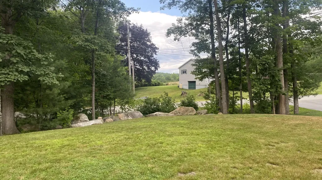 26 Bushey Shore Palermo ME 04354