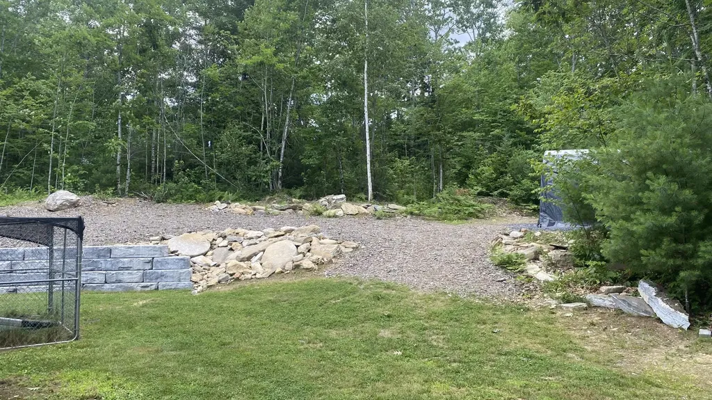 26 Bushey Shore Palermo ME 04354