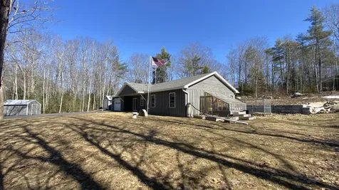26 Bushey Shore Palermo ME 04354
