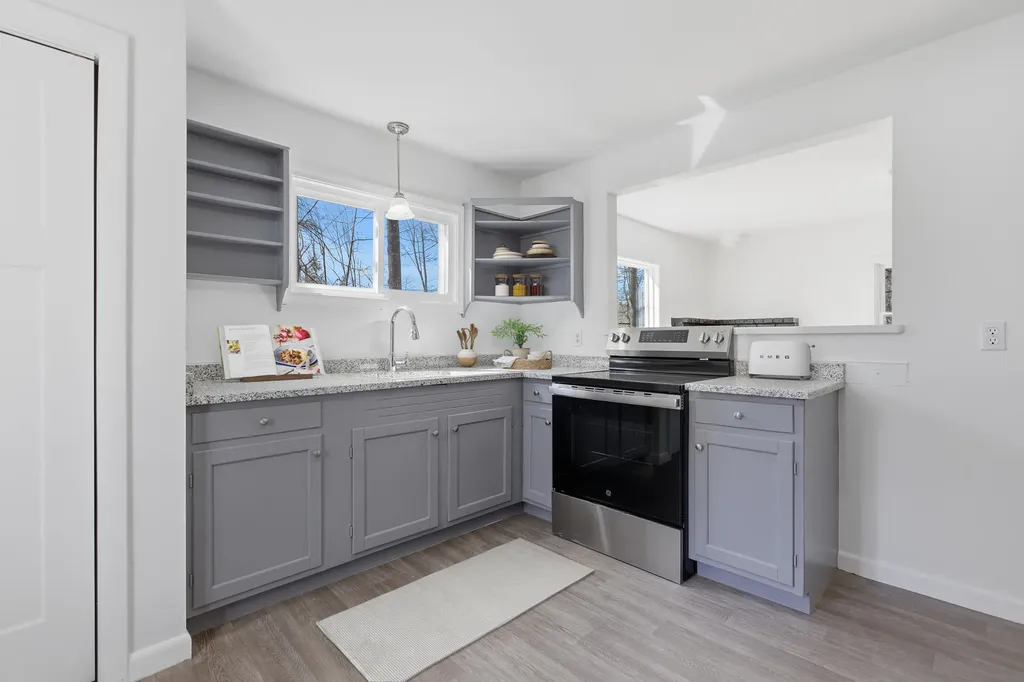 39 Pipeline Road Windham ME 04062