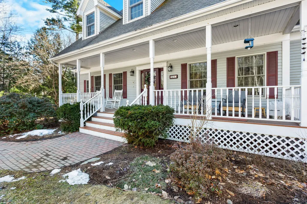 121 Clover Lane Brewer ME 04412