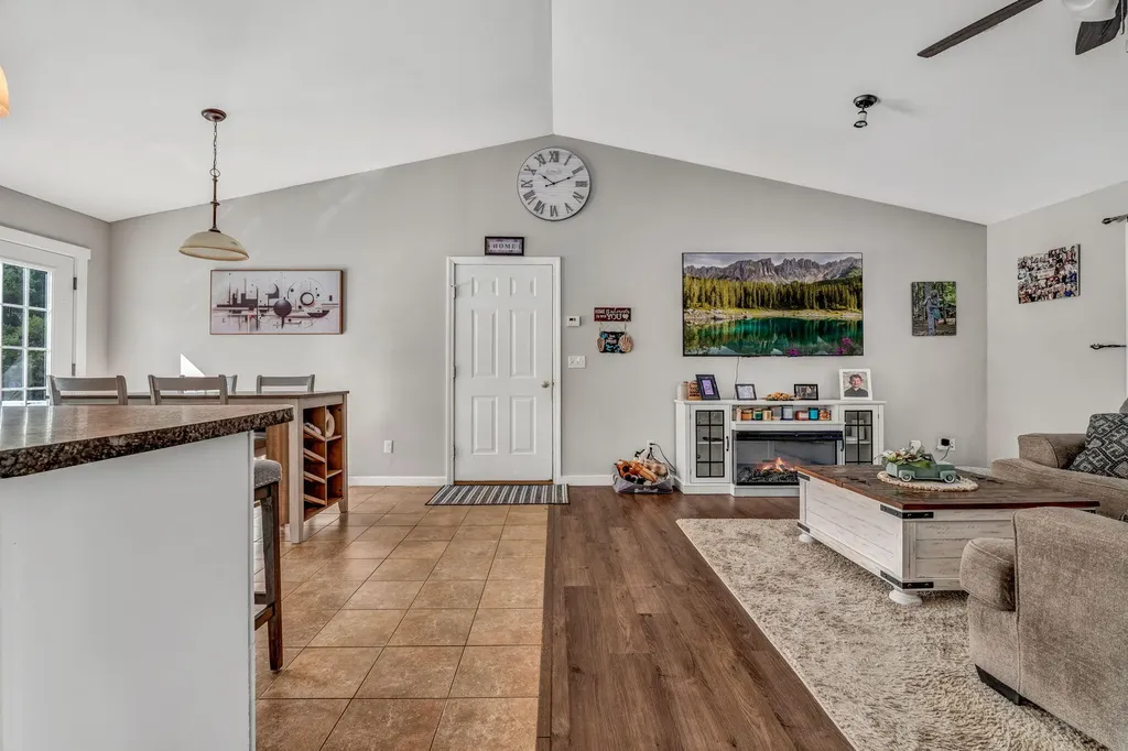 16 Hickory Drive Wiscasset ME 04578