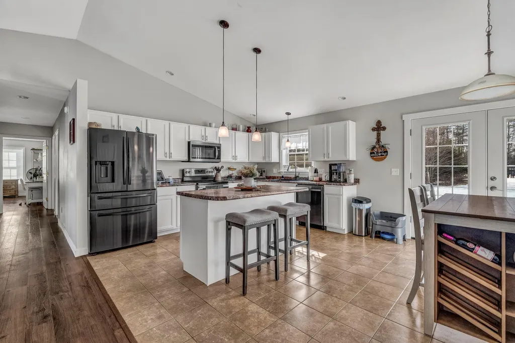 16 Hickory Drive Wiscasset ME 04578