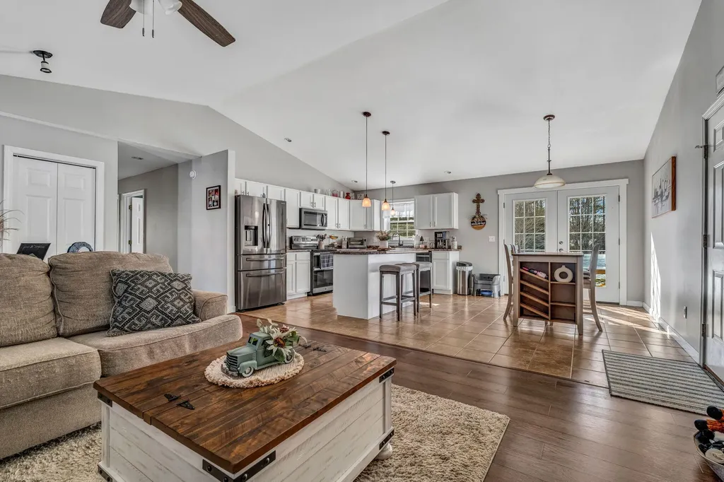 16 Hickory Drive Wiscasset ME 04578