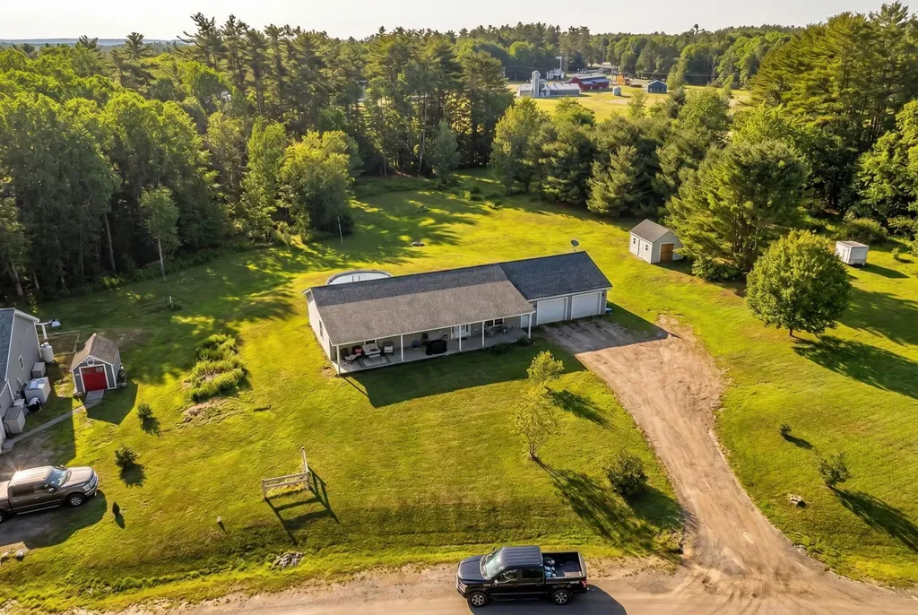16 Hickory Drive Wiscasset ME 04578