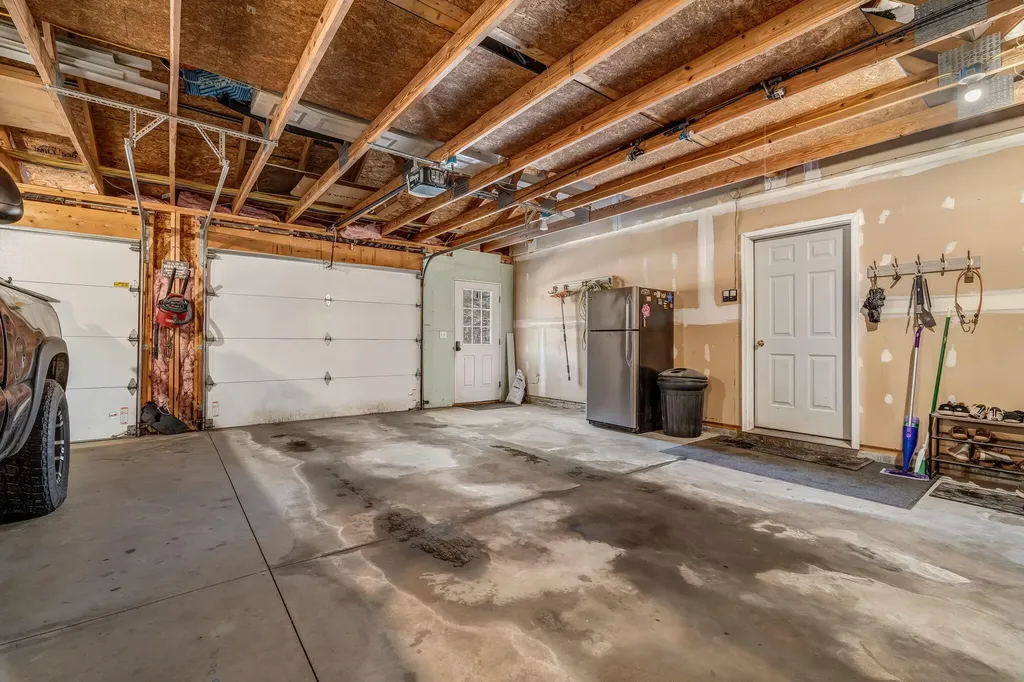 16 Hickory Drive Wiscasset ME 04578