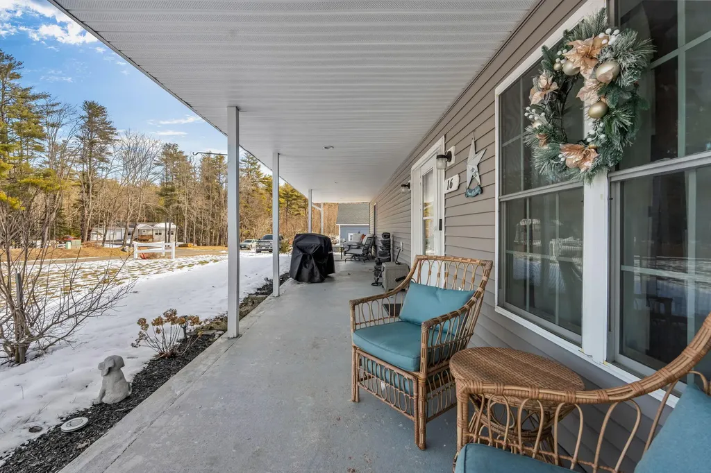 16 Hickory Drive Wiscasset ME 04578