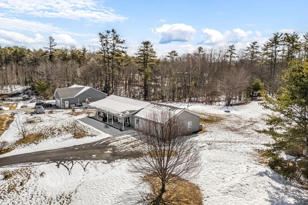 16 Hickory Drive Wiscasset ME 04578