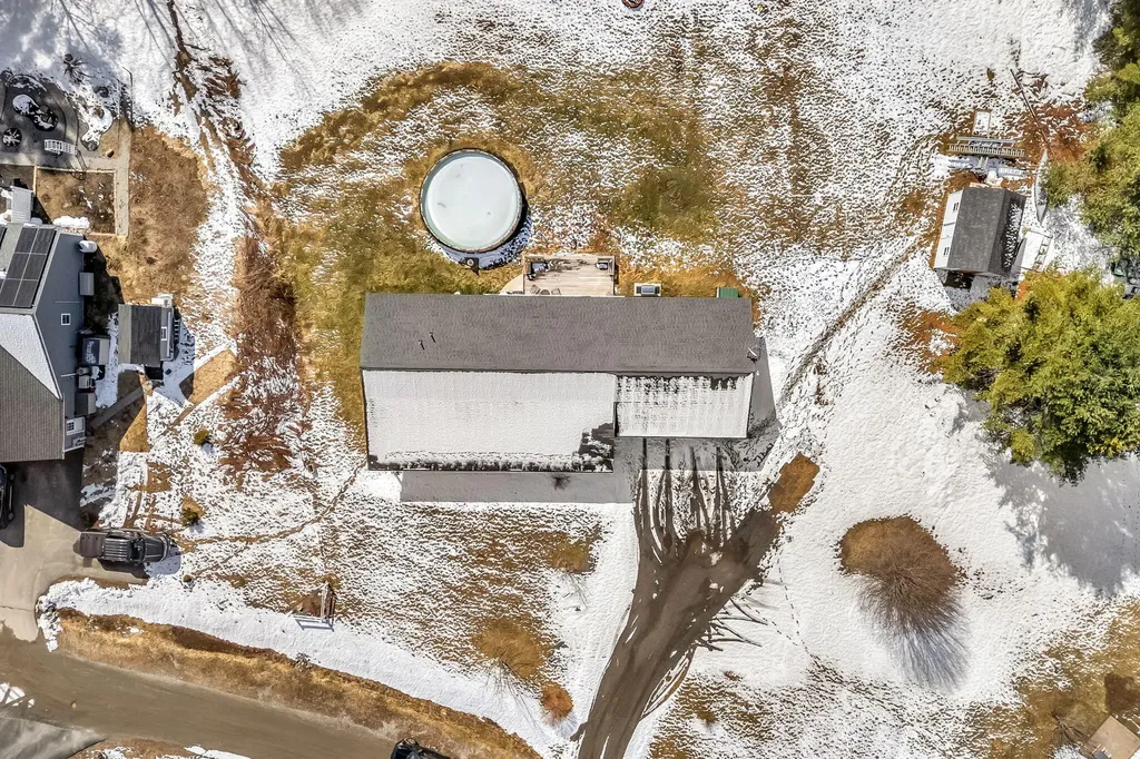 16 Hickory Drive Wiscasset ME 04578