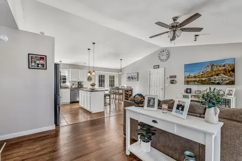 16 Hickory Drive Wiscasset ME 04578
