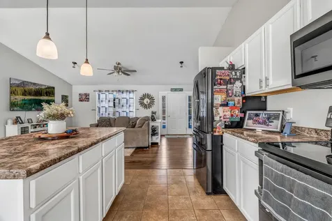 16 Hickory Drive Wiscasset ME 04578
