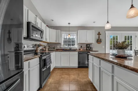 16 Hickory Drive Wiscasset ME 04578