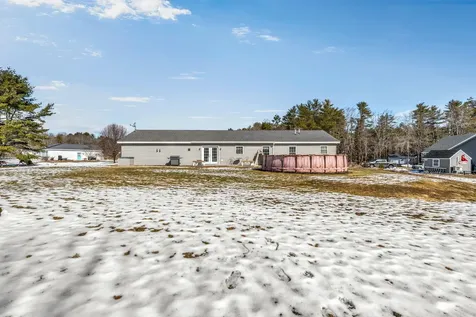 16 Hickory Drive Wiscasset ME 04578