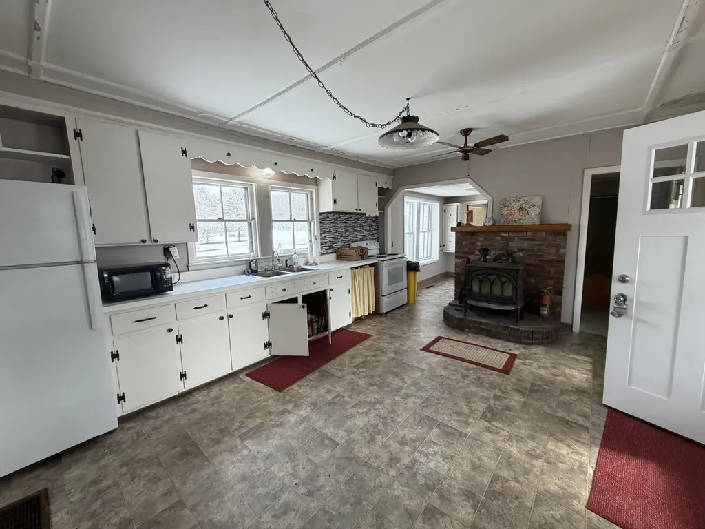 1779 River Road Clinton ME 04927