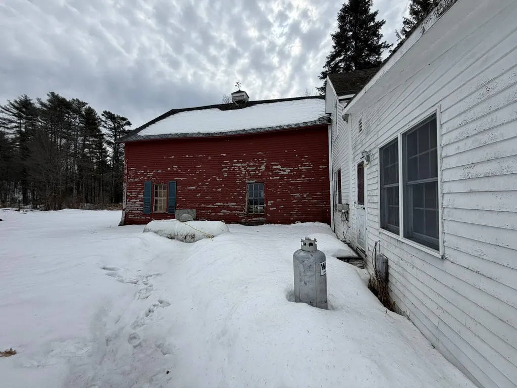 1779 River Road Clinton ME 04927