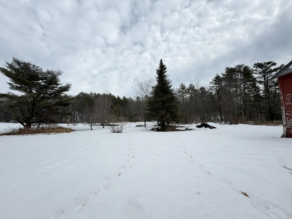 1779 River Road Clinton ME 04927